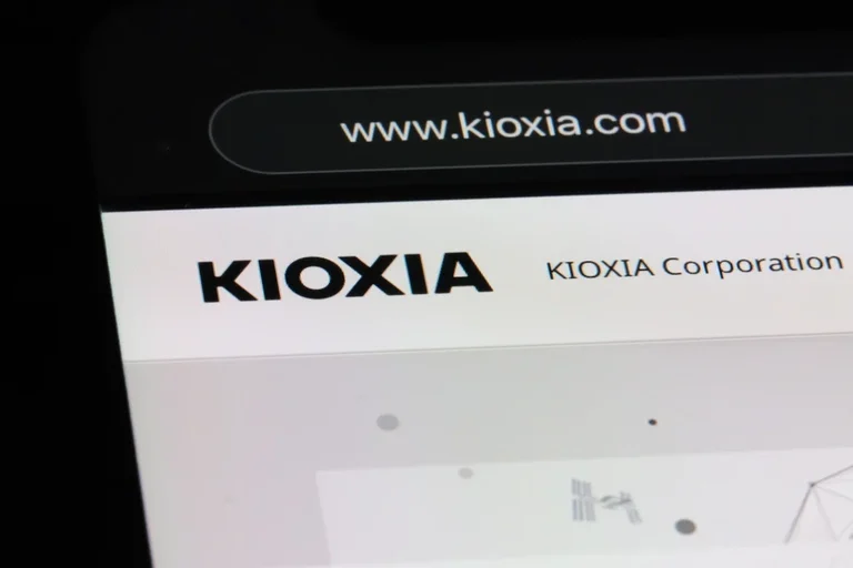 キオクシア、10月1日に株式分割｜半導体大手の業績を決算前におさらい