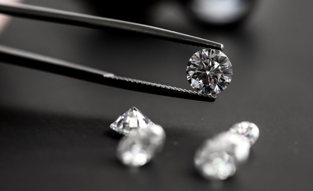 デビアス・グループ、工業ブロックチェーン上で鉱山から小売店までのダイヤモンドの追跡に初成功