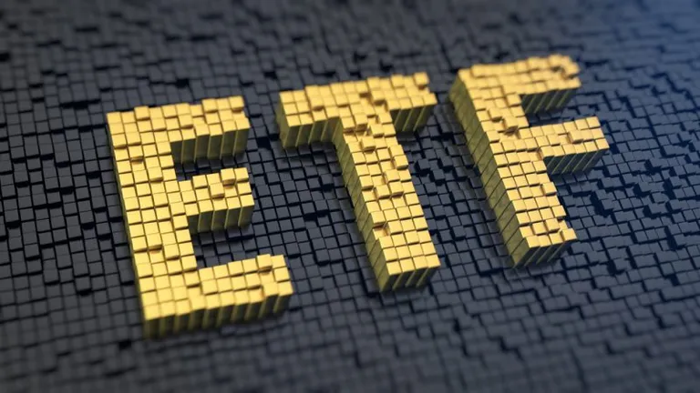 ウィンクルボス兄弟のビットコインETF申請却下について、SECのコミッショナーから反対意見が出る。