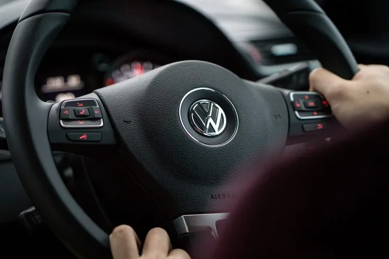 フランス自動車メーカーのフォルクスワーゲンがブロックチェーン技術を導入予定