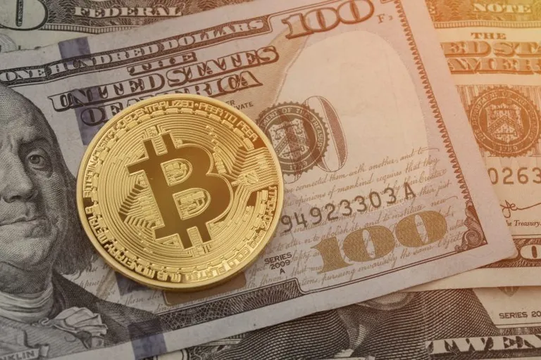ビットコインが法定通貨に取って代わるには21万3千ドルの価値が必要