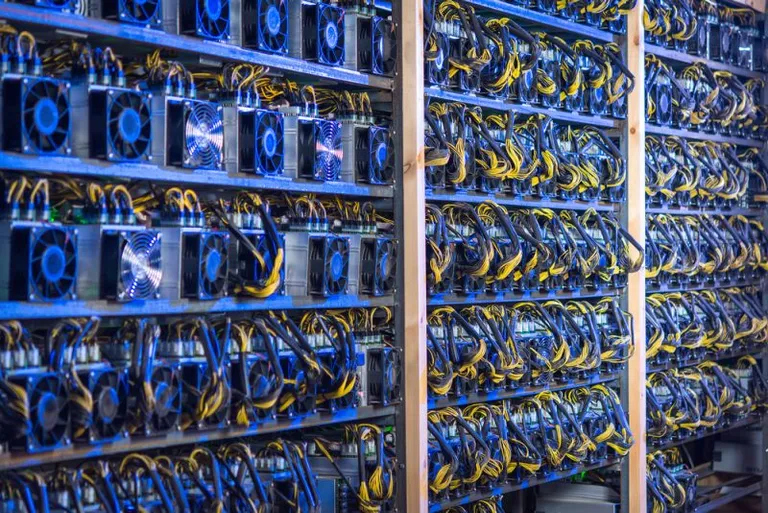 ビットコインのハッシュレートが下降する価格に反し上昇し続けている事実が明らかに
