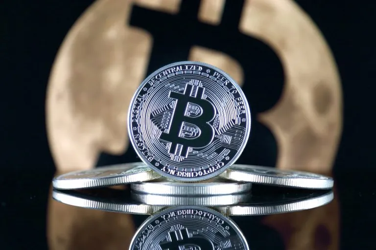 BTC(ビットコイン)の価格が2018年9月ぶりに最高値を更新し、7400ドルをタッチ