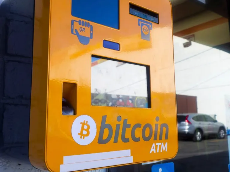 カナダでシンプルな手口のビットコインATM詐欺が広がる