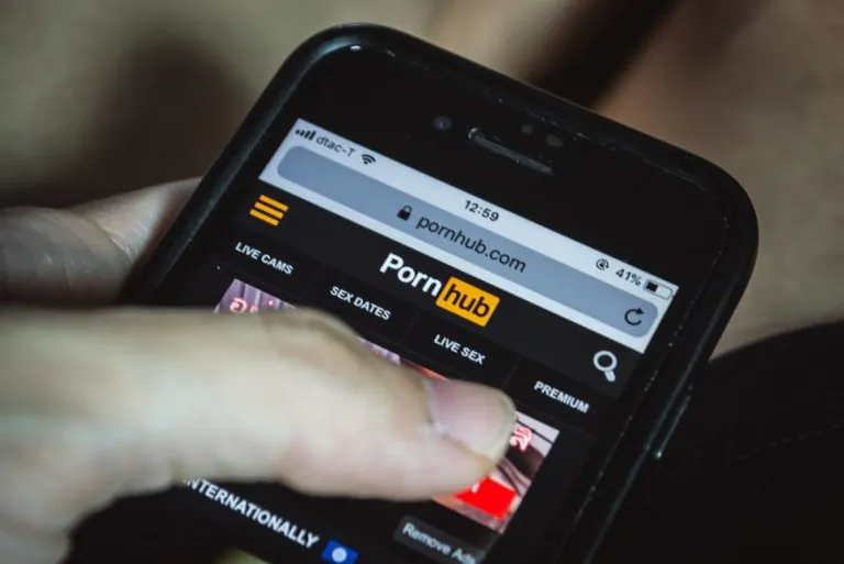 世界最大アダルトサイトPornHubがモデルの支払いに対し、仮想通貨の利用を後押しする可能性