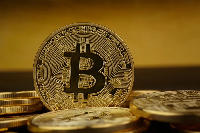 【BTC市場】ロングの強制ロスカットが相次ぎ下落、昨日安値を割るかが要に