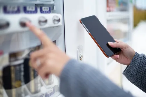 暗号資産Ghostがivendpayと提携し、香港ディズニー内の自動販売機での決済を導入