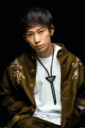 UVERworldのボーカリストTAKUYA∞がNFTデジタルフォトアートを発売