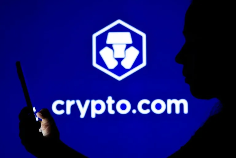 Crypto.comで大規模解雇か | 2000人以上が離職と報道