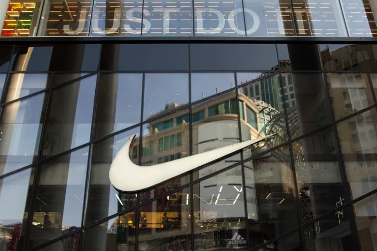 【NIKE(ナイキ) × RTFKT】サッカーユニホームNFTを抽選でドロップ