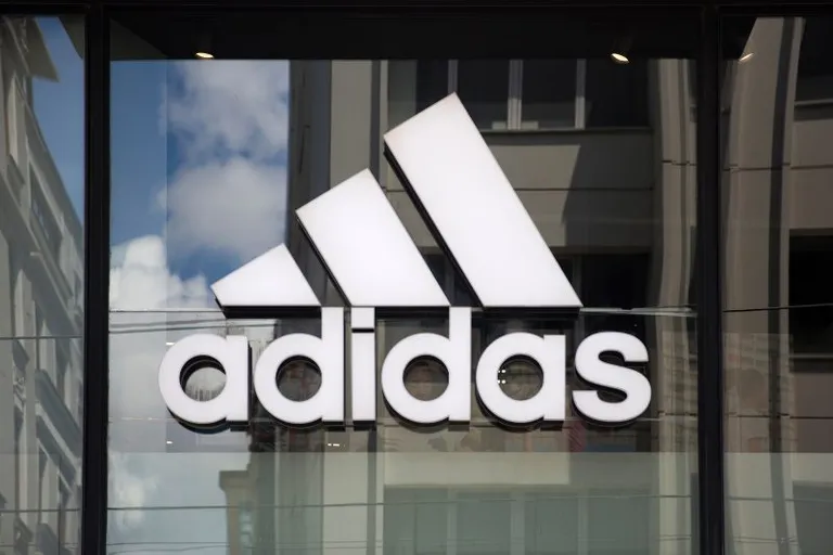 adidas（アディダス）デジタルファッションNFTを公開