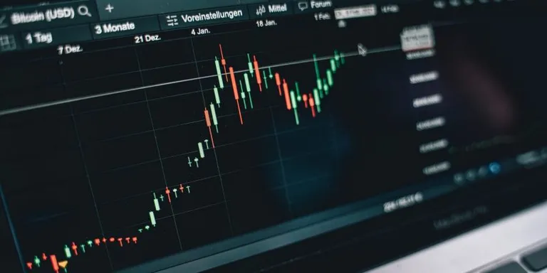 暗号資産の時価総額が1兆ドルに復帰、FTX事件以前の水準に