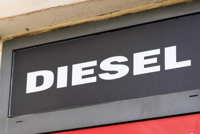 ファッションブランドのDiesel（ディーゼル）とNFTプロジェクト「Hape」が提携