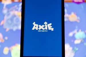 Axie Infinity（アクシー）がiOSアプリをリリース、NFTのAxieが使用可能に