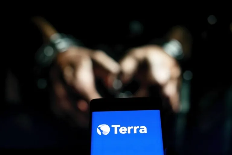 仮想通貨LUNA (Terra) 創業者、約227億円分の資産が凍結