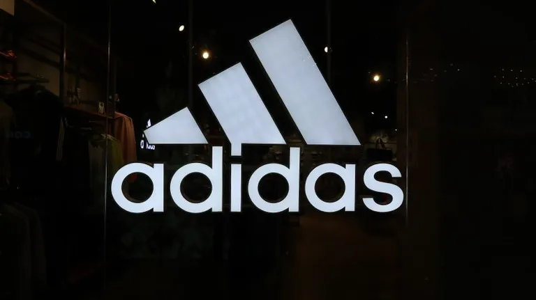 adidas（アディダス）とFEWOCiOUSがコラボNFT販売｜フィジカルスニーカーも提供予定
