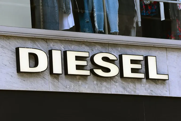 DIESEL（ディーゼル）、NFT入手可能な時計シリーズ「Vert」を公開