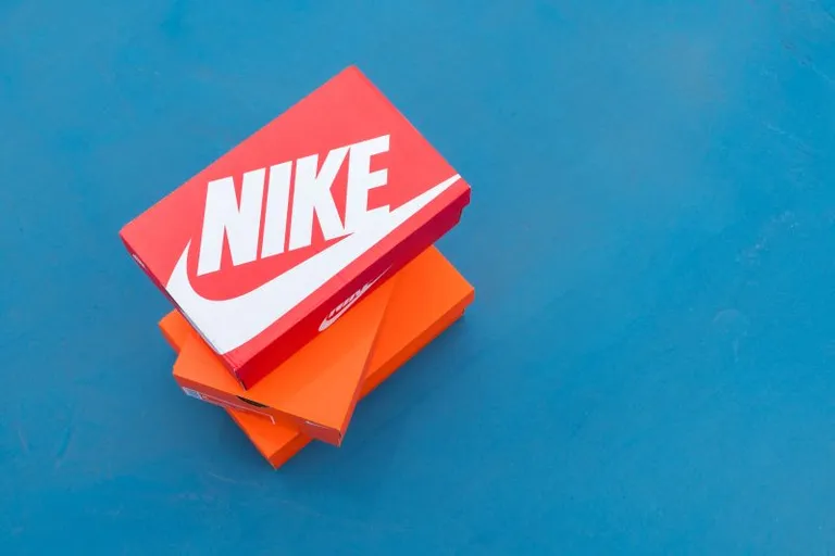 RTFKT x Nike Dunk Genesis、フィジカルスニーカー提供を発表