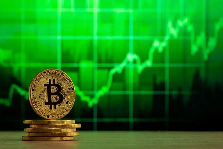 ビットコインが急騰｜一時44,000ドルを突破