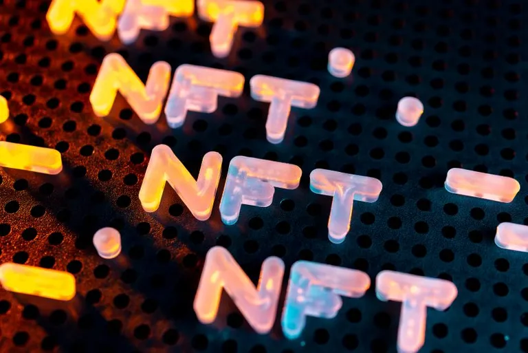 村上隆、トレカを販売予定｜NFTホルダーに先行販売を発表