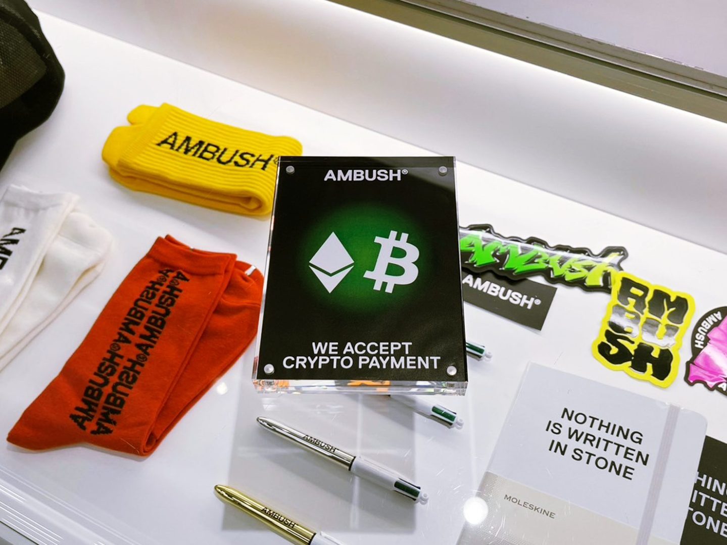 AMBUSH®︎ WORKSHOPにて仮想通貨決済が導入｜期間限定で特別Tシャツも配布