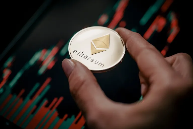 イーサリアム、3200ドルを割り込む｜仮想通貨市場全体が低迷か