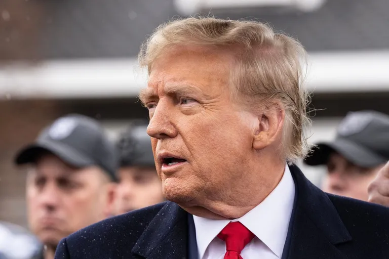 トランプ氏暗殺未遂後、ビットコインと関連ミームコインが急騰