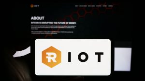 ビットコインマイニング企業Riot、8400万ドルの純損失をQ2で計上