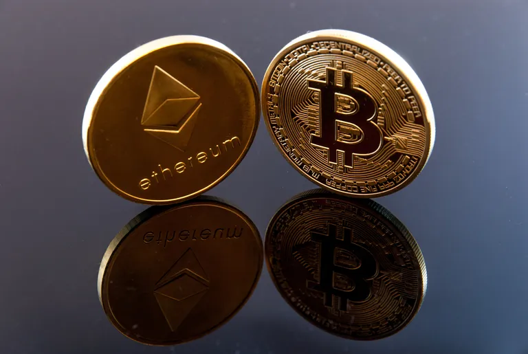 現物型イーサリアムETF、約7700万ドルの資金流出｜ビットコインETFはわずかな流入