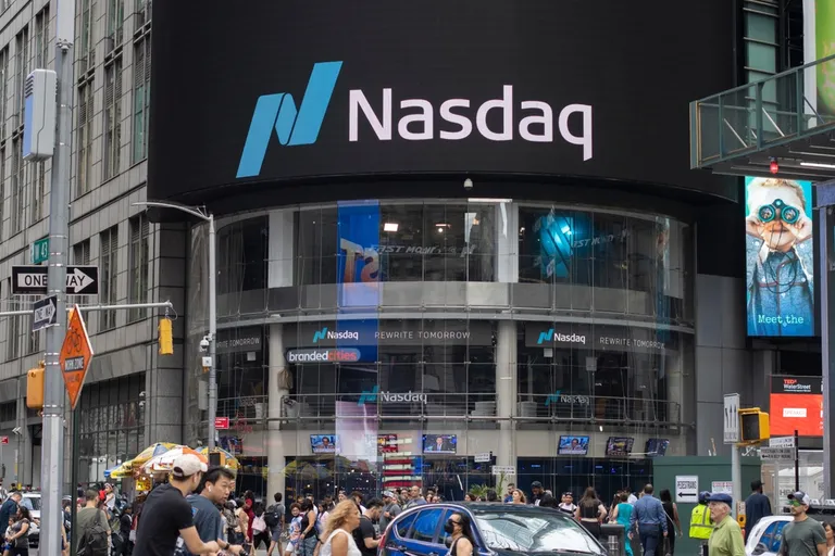 マイクロストラテジー、Nasdaq 100に加入｜S&P500への参入可能性は？
