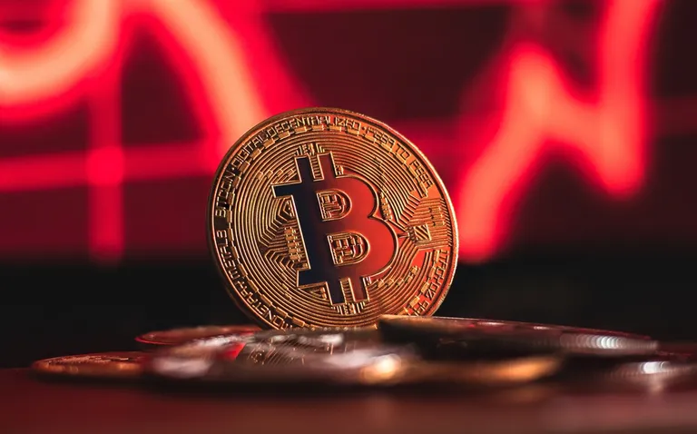 ビットコインの「隠れた爆弾」？投資家が知るべき水面下のリスク