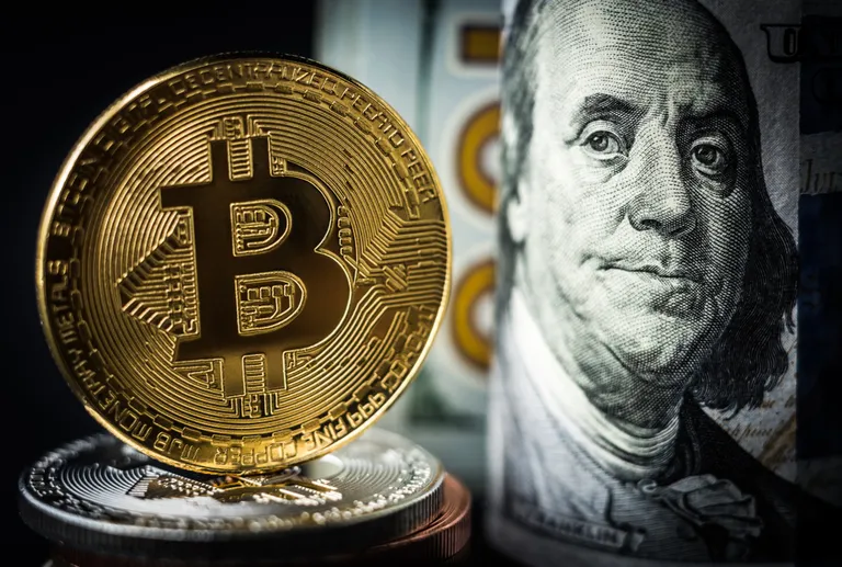 米ドル不安でビットコインが注目｜年内20万ドル達成なるか