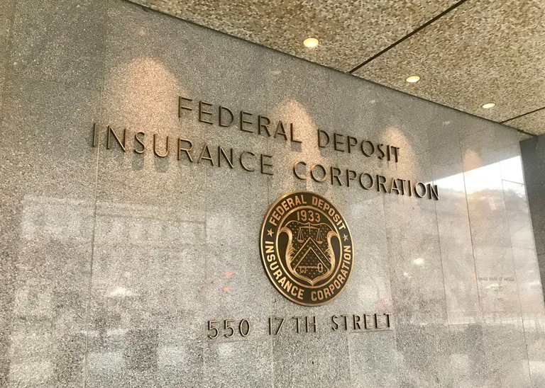 米FDIC、銀行のパブリックチェーン利用に関する従来方針を再検討