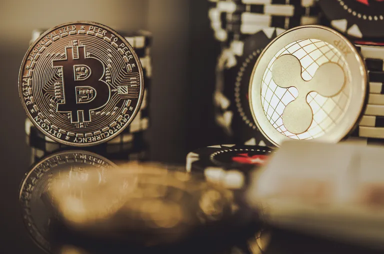 ビットコイン高騰もリップルは停滞、これからどうなる？｜市場・テクニカル分析