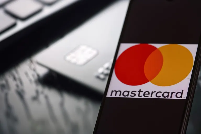 「仮想通貨で支払い」がより現実的に？Mastercardが取引所Krakenと提携