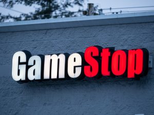 ゲームストップ、5億ドルBTC購入発表も株価10%大幅安