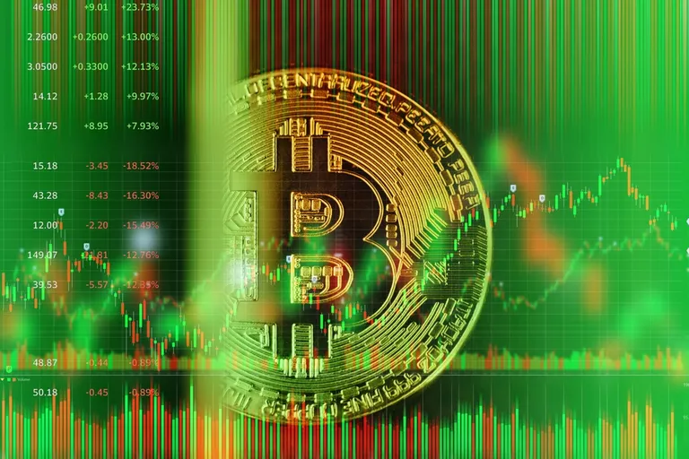 ビットコインついに10万ドルの大台復帰、1ヶ月で34%高騰の背景とは？｜21万ドル到達との強気予想も