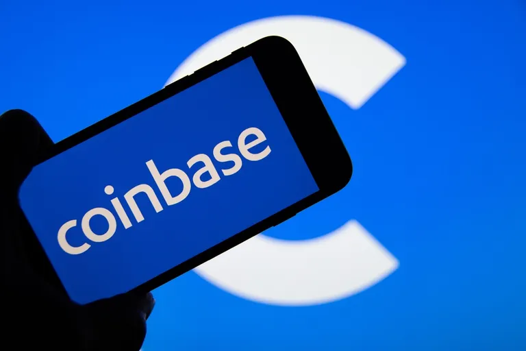 コインベースCEO、毎週ビットコイン購入を公表|BTC準備金構築の憶測も