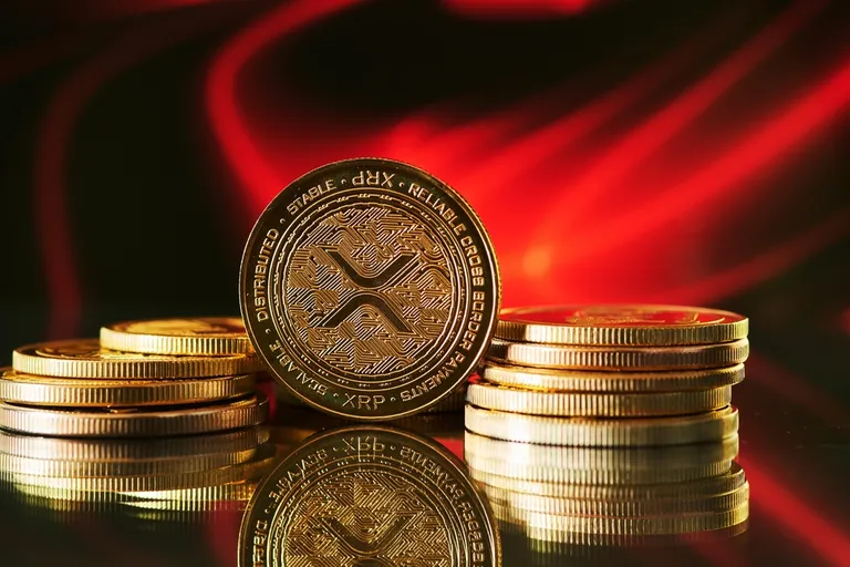 XRP急落でロングポジション大量清算、ショート比7200%