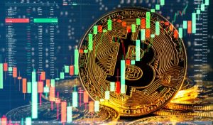 ビットコイン史上初12万ドル突破、アナリストが語る次の価格目標とは