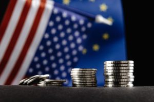 関税15%で米EUが合意も、ビットコインには逆風？