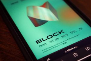 BTC保有企業ブロック、S&P500採用｜株価への影響は？