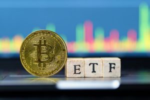 S&P500の5倍速、ビットコインETFが史上最速で800億ドル達成