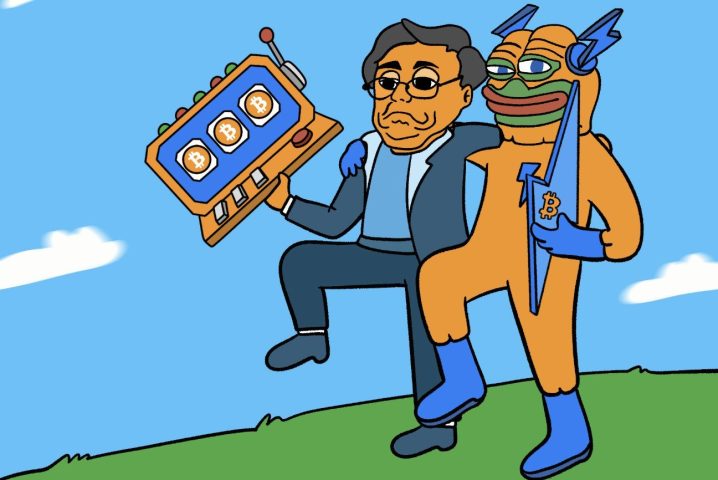 ビットコインのスロットマシンを持つ人物と、ビットコインマークを持ったオレンジ色のスーパーヒーロー風キャラクターが並んで歩いているイラスト