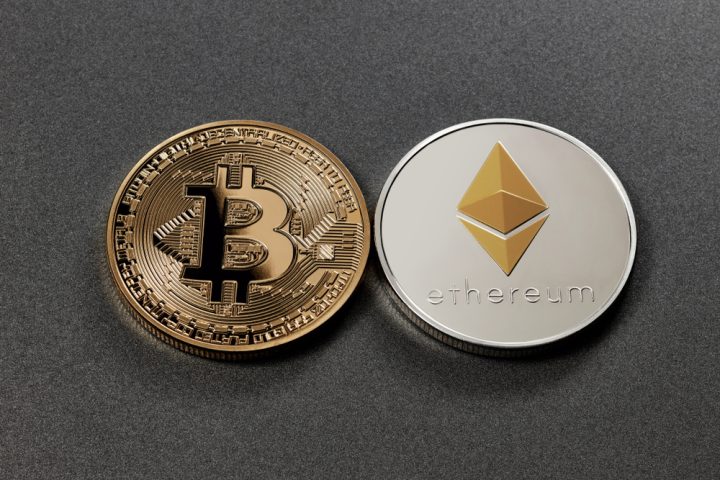【今日の暗号資産ニュース】ビットコインが過去10年で金を凌ぐ高パフォーマンス、10億ドルの強制ロスカ発生