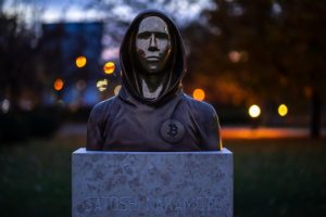 消えたサトシ像、懸賞金0.1BTC｜スイスで謎の盗難事件