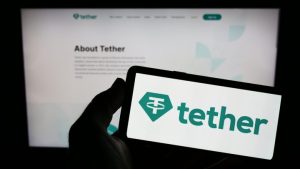 テザー社、トランプ氏元顧問をアドバイザー起用｜米政権とのパイプ強化か