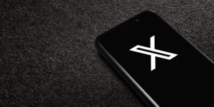 X、AI技術を不正利用か？Eliza Labsが提訴