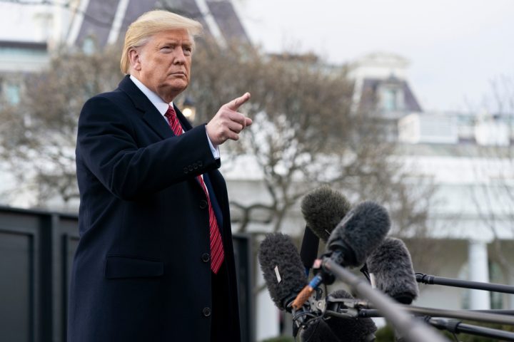 トランプ氏、暗号資産に不公平な銀行へ罰則か