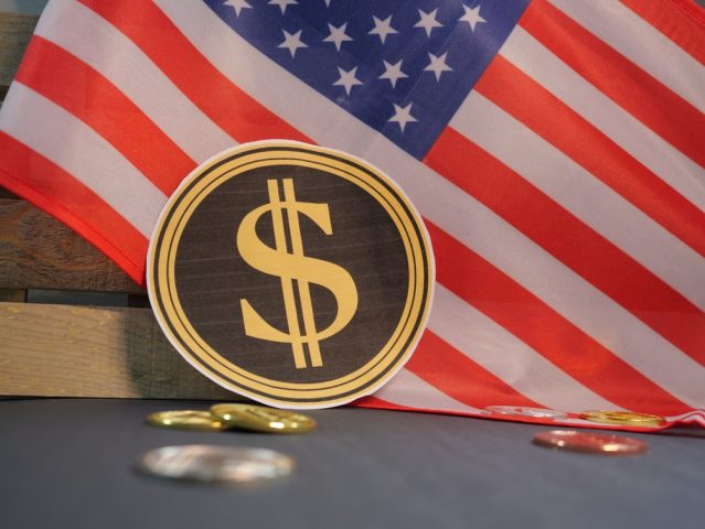 「米のステーブルコインは債務帳消しの罠」プーチン顧問の主張とは